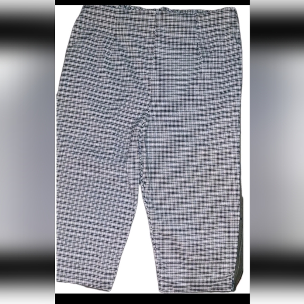 Vintage Classic 80s Fluid Blues Black And White  Plaid pedal pushers  Size 13.